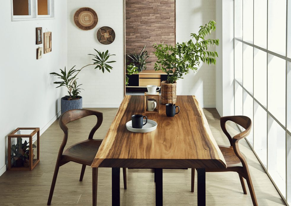 モンキーポッドの一枚板テーブル