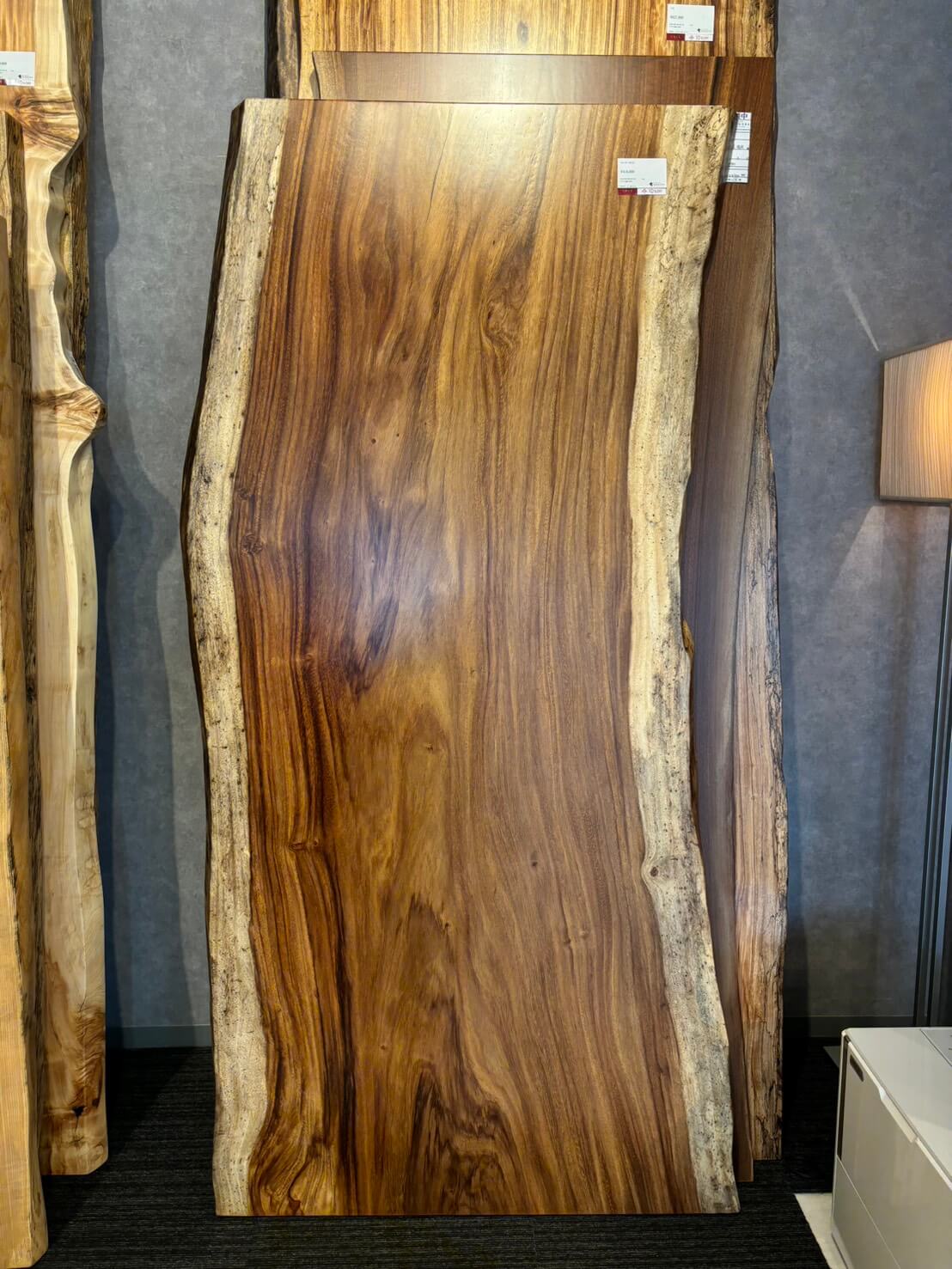 天神店のモンキーポッド