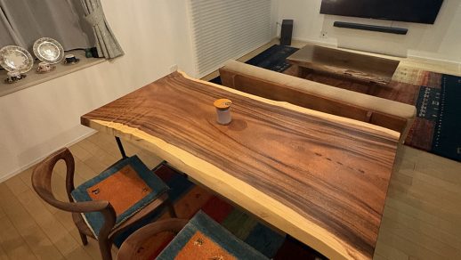 モンキーポッド一枚板テーブルの納品事例