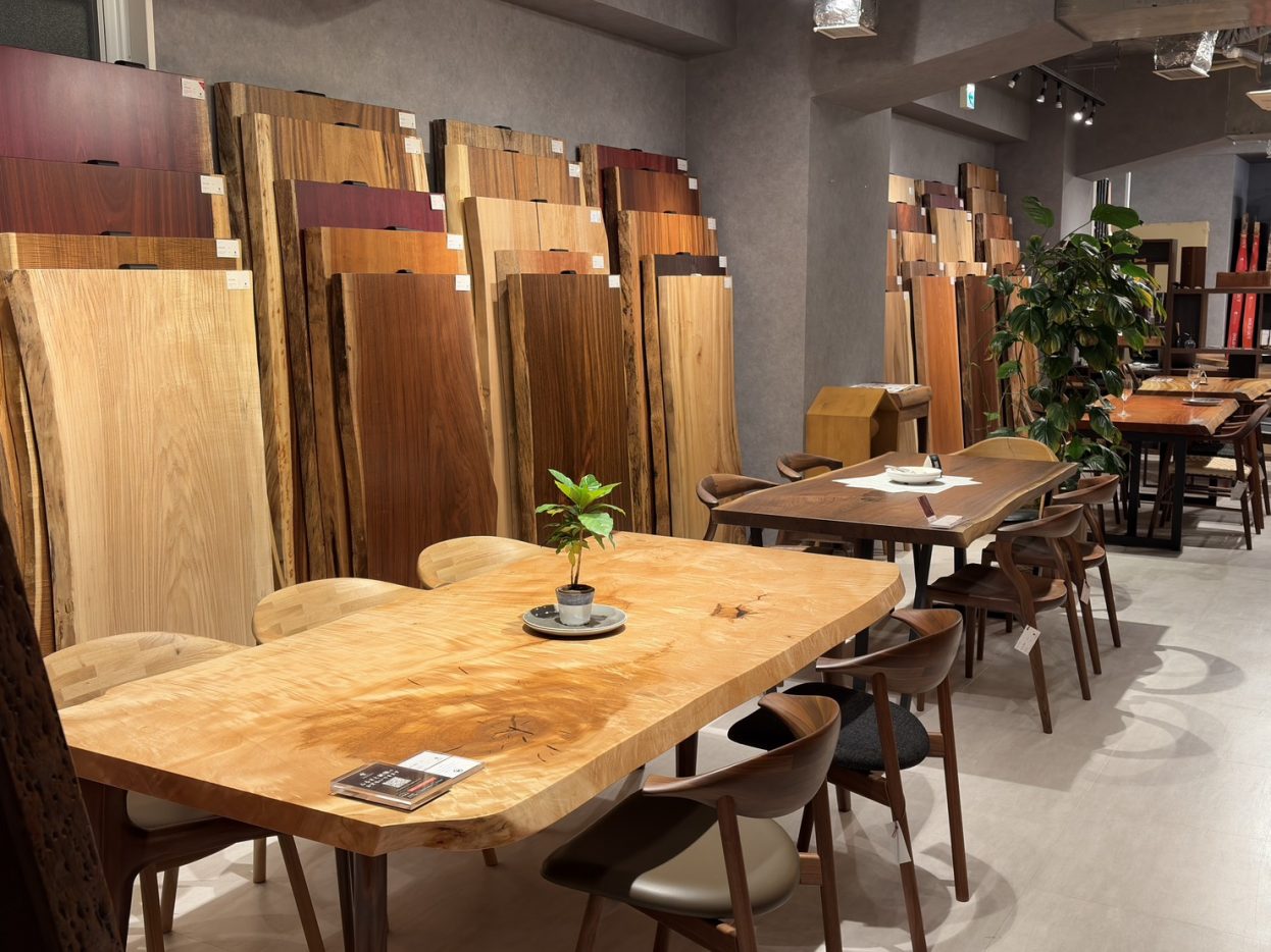 横浜ギャラリー店内